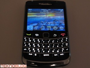 blacberry-bold-9700-teknoblog