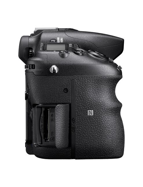 sony-A77-ii-010514-3