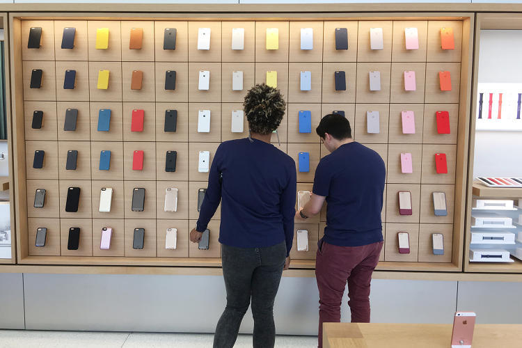 apple-san-francisco-200516-2