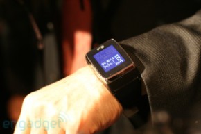 LG'nin GD910 kol saati telefonu CES'te ortaya çıkıyor - Video