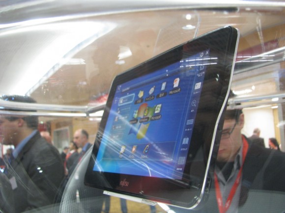 Fujitsu'nun 2011 model tableti görücüye çıktı - Video