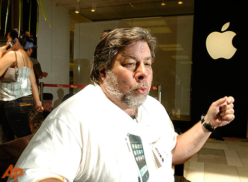 Steve Wozniak Sony tarafından çekilecek Steve Jobs filminin teknik danışmanı oldu