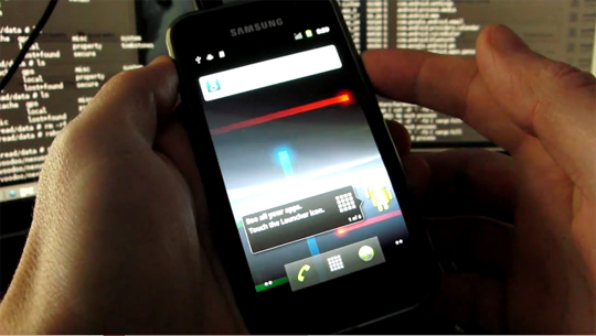 Samsung Galaxy S Android 2.3 Gingerbread ile çalıştırıldı - Video