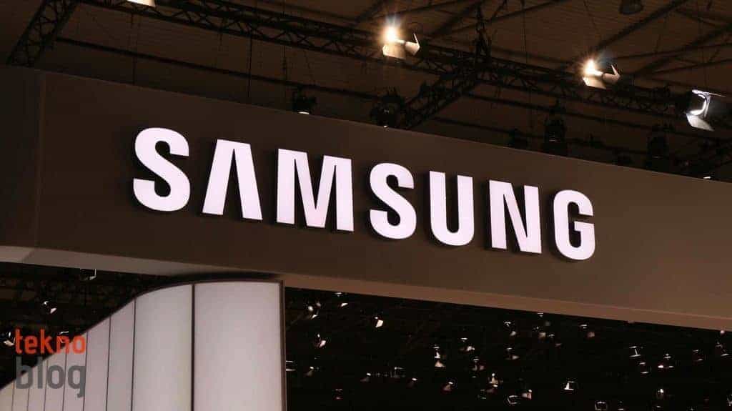 Samsung'un katlanabilir telefonu Galaxy X'in izine destek sayfasında rastlandı