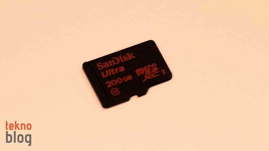 sandisk-200gb-microsdxc-kart-1