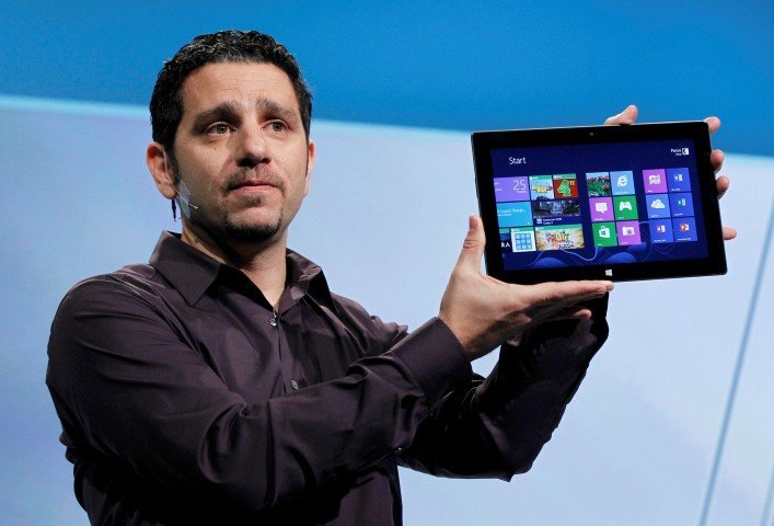 Surface'ten sorumlu Panos Panay şimdi Microsoft'un en iyi donanımlarının başında