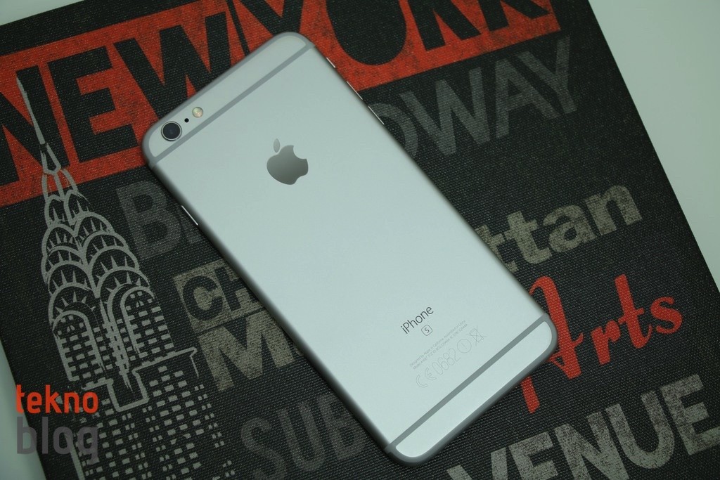 Apple eski iPhone'ların pili ve performansı nedeniyle kullanıcılardan özür diledi