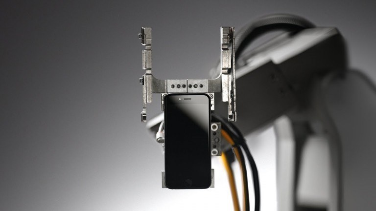 Liam: Apple’ın iPhone’ları parçalayan robotuyla tanışın Liam: Apple’ın iPhone’ları parçalayan robotuyla tanışın