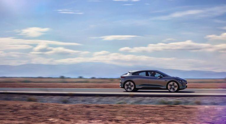 Jaguar I-Pace adını verdiği ilk elektrikli otomobil konseptini görücüye çıkardı