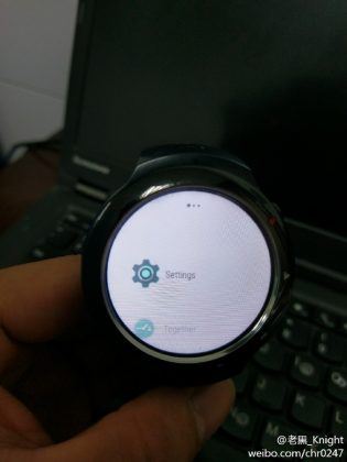 HTC'nin Android Wear saatine ait olduğu söylenen yeni fotoğraflar internete sızdı