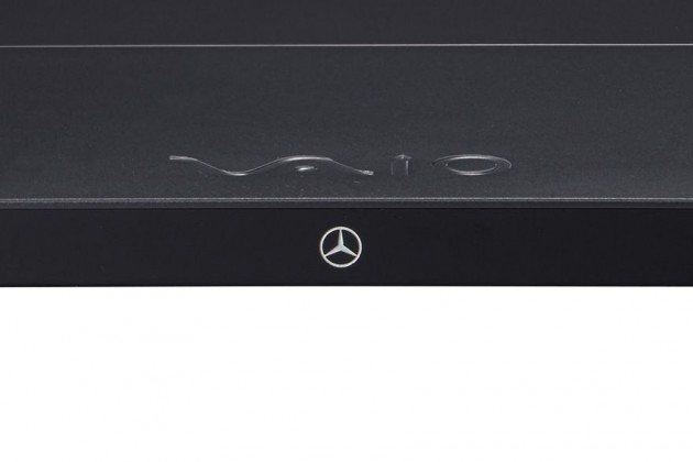 Vaio Z Mercedes-Benz versiyonu açılışta motor sesiyle karşılıyor