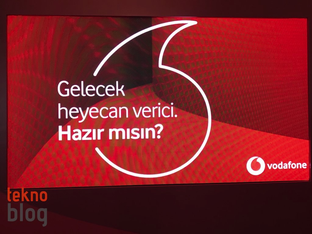 Vodafone yeni logo ve sloganıyla geleceğe arkadaşlık edecek