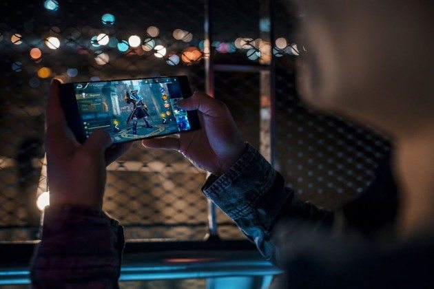 Razer Phone resmiyet kazandı: 120 Hz Ultramotion ekran, 8 GB RAM