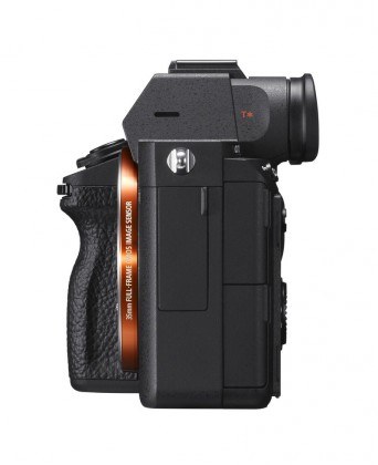 Sony full-frame aynasız kamerası a7 III ile Canon ve Nikon'a meydan okuyor