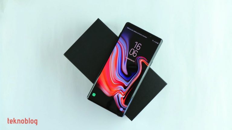 Video: Samsung Galaxy Note 9 Kutusundan Çıkıyor Video: Samsung Galaxy Note 9 Kutusundan Çıkıyor
