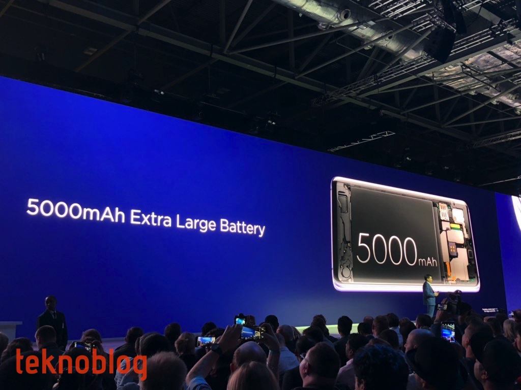 Huawei Mate 20 X 7.2 inçlik devasa ekranıyla geliyor