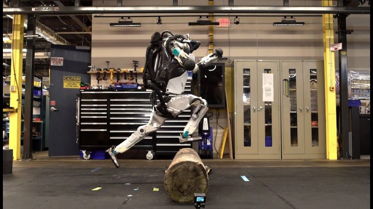 Boston Dynamics’in robotu bu sefer engelli parkurda koşuyor – Video Boston Dynamics’in robotu bu sefer engelli parkurda koşuyor – Video