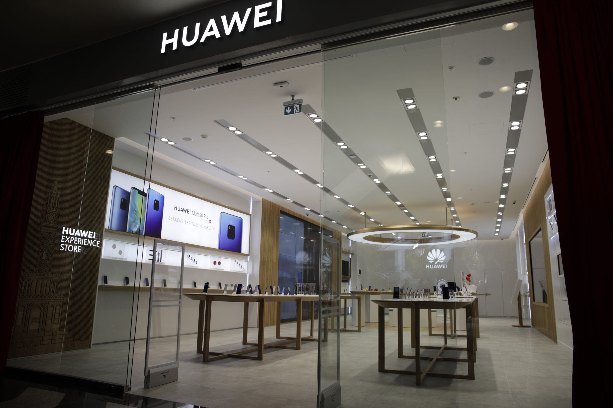 Türkiye'nin ilk Huawei deneyim mağazası açıldı