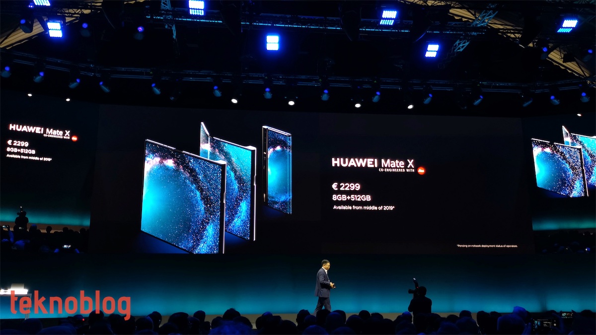 Huawei Mate X ile katlanabilir telefonların savaşına katılıyor