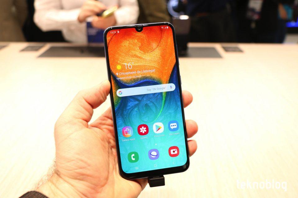 samsung galaxy a30