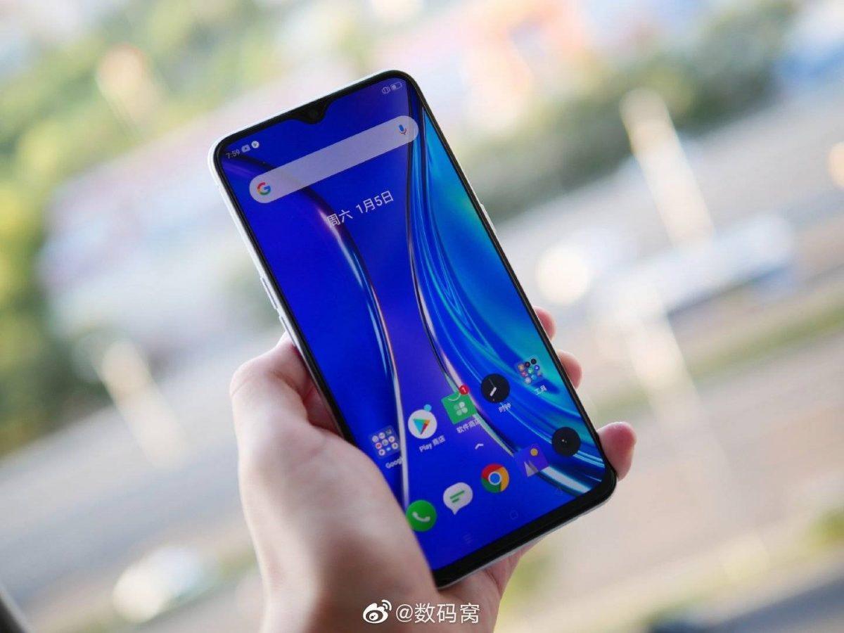 Realme 6 экран