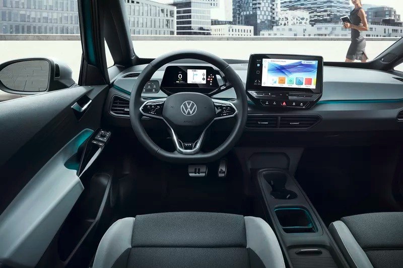 Volkswagen ilk tam elektrikli otomobili ID.3'ü gözler önüne çıkardı