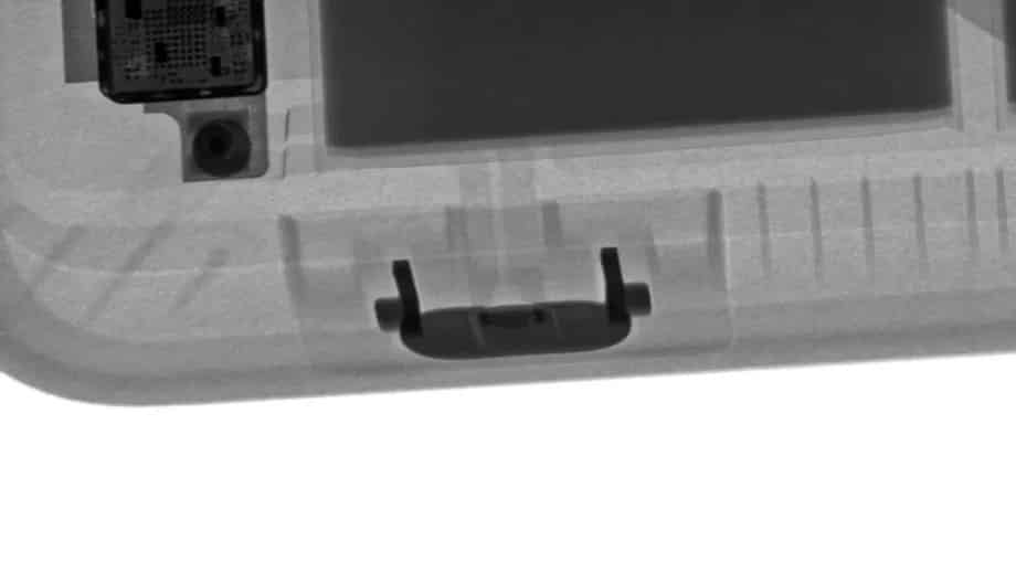 Pilli iPhone 11 kılıfının röntgeni çekildi; kamera tuşunun sırrı ortaya çıktı
