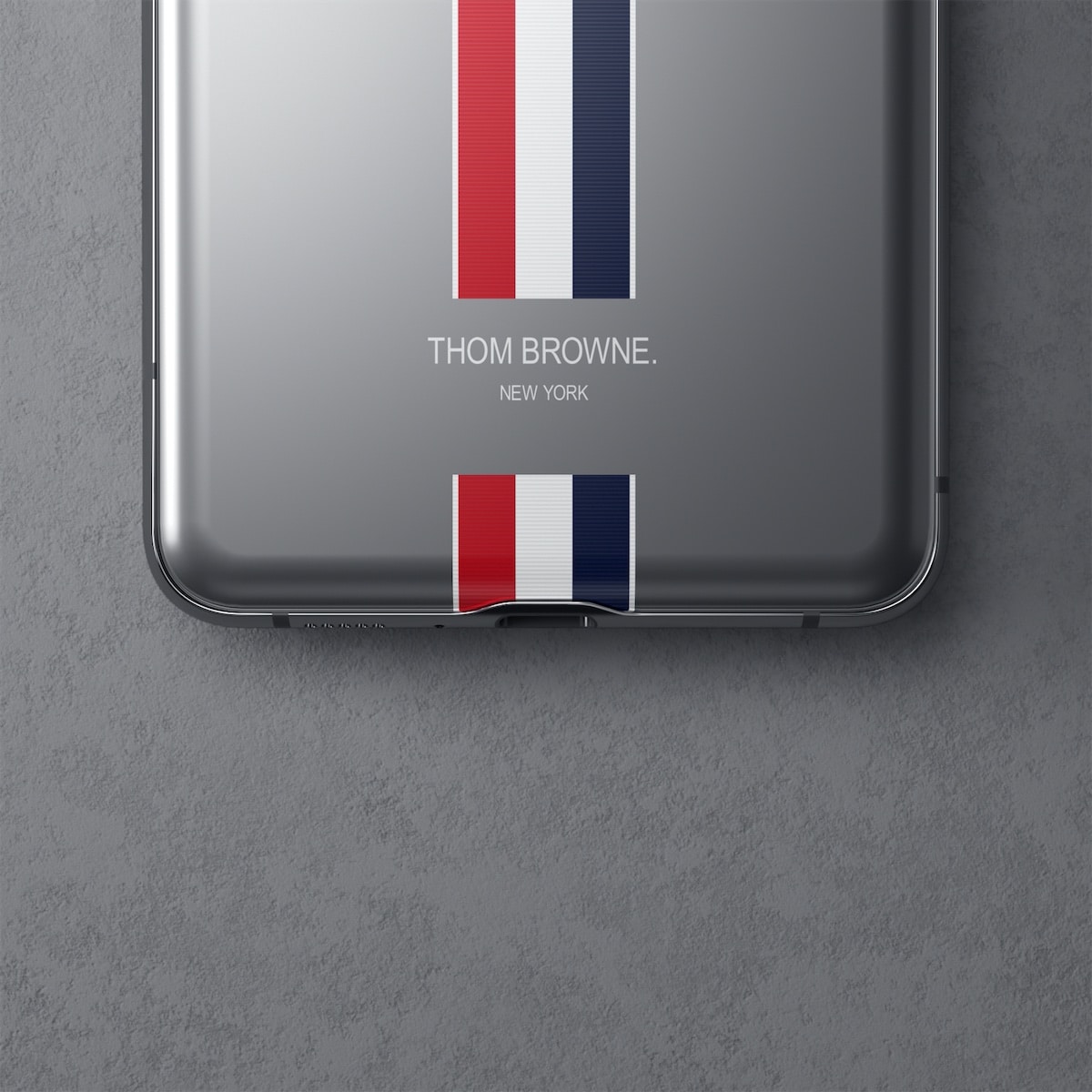 Samsung özel Galaxy Z Flip için Thom Browne ile işbirliğine gitti