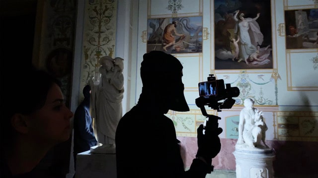 Hermitage Müzesi'nde iPhone 11 Pro Max ile tek şarjla film çekimi
