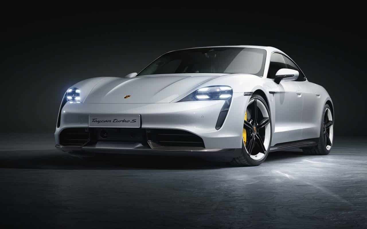 2021 model Porsche Taycan yeni şarj teknolojisiyle gelecek
