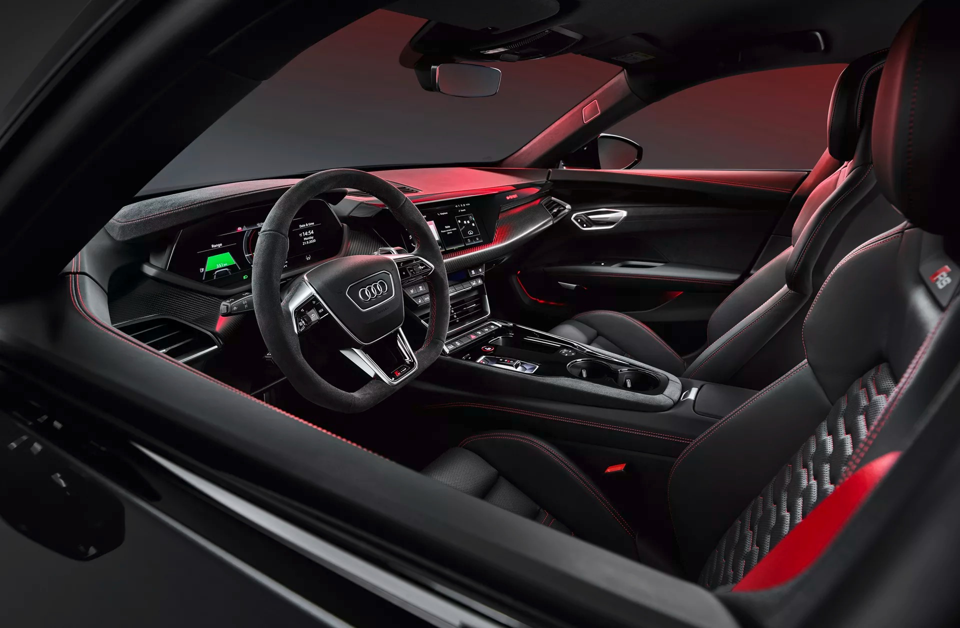 Audi Porsche teknolojili elektrikli otomobili E-Tron GT'yi tanıttı