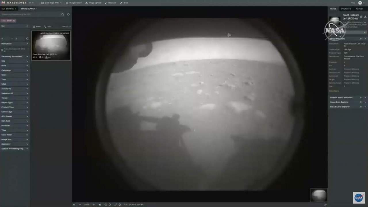 Perseverance Mars yüzeyine başarılı şekilde indi, ilk fotoğrafları paylaştı