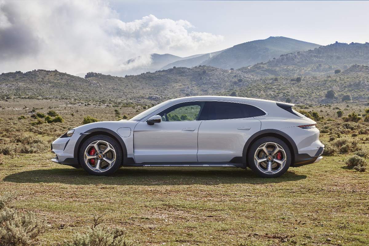 porsche elektrikli otomobilleri