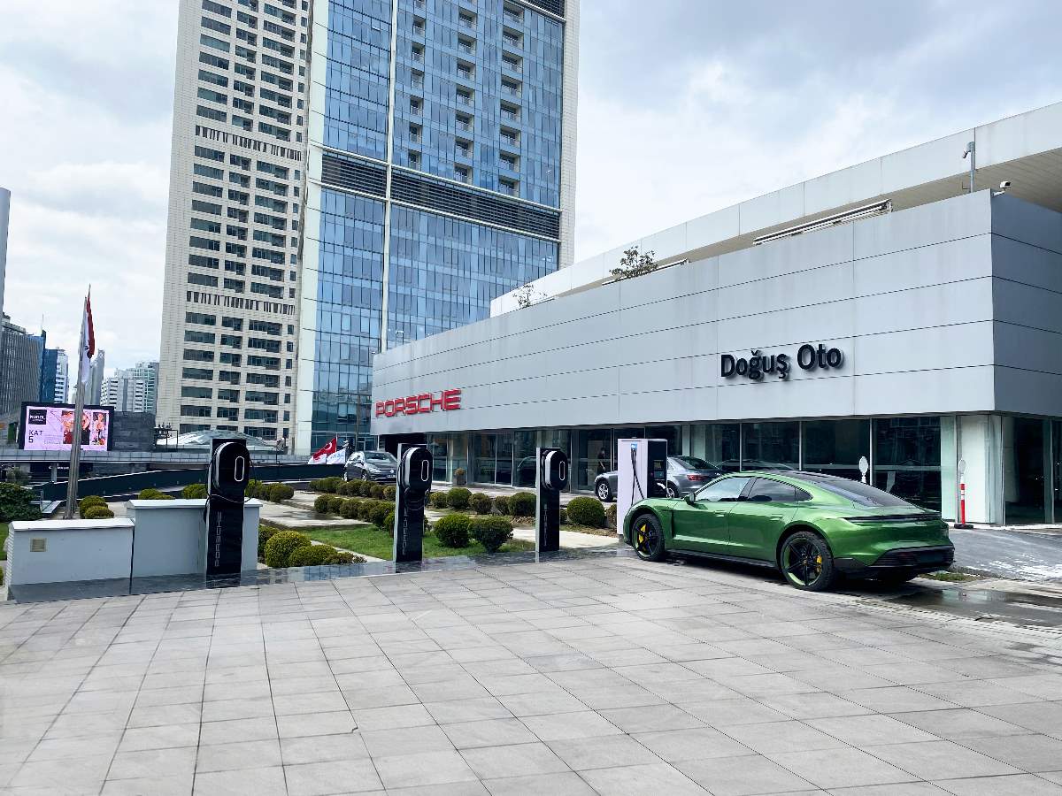 porsche elektrikli otomobilleri