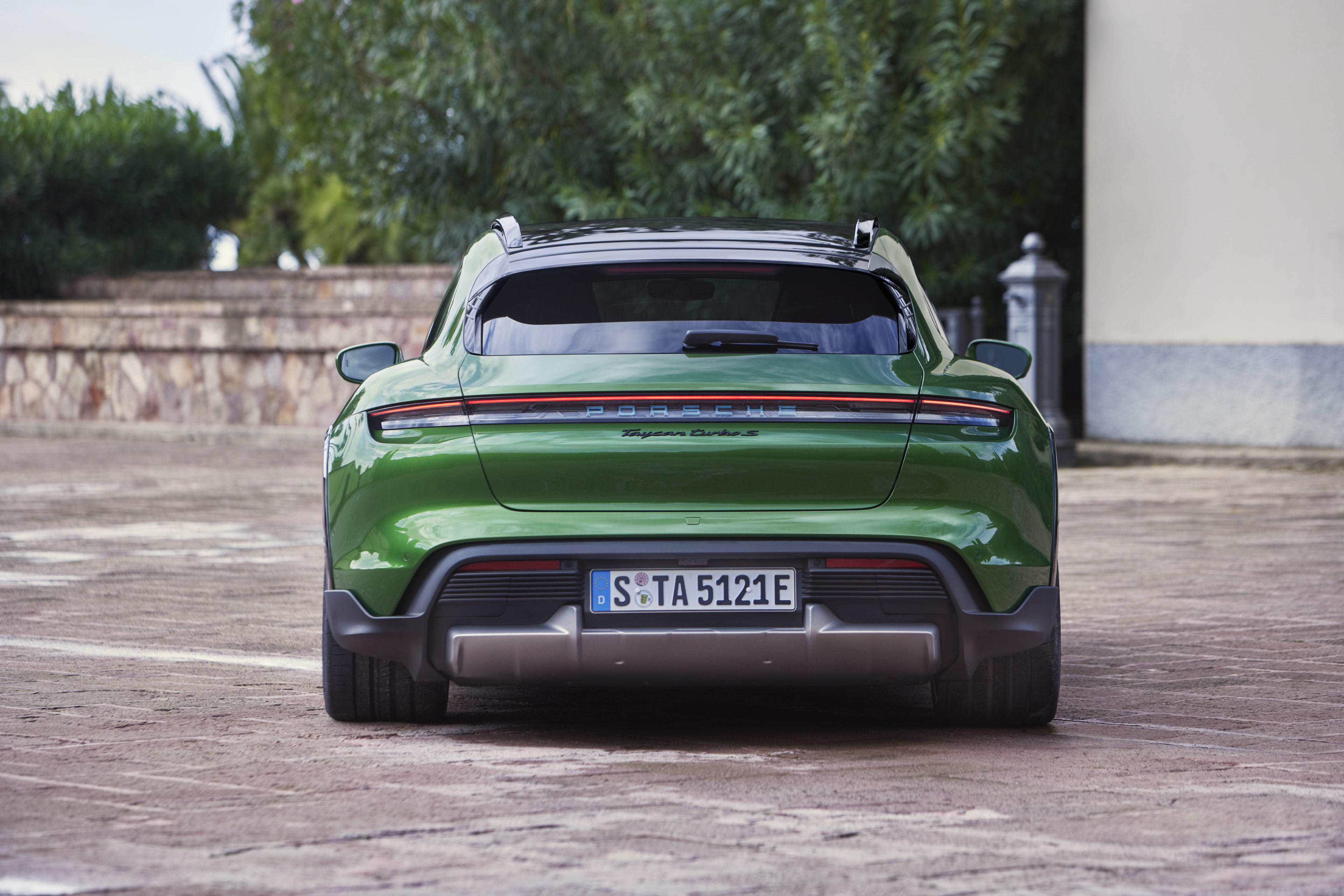 porsche taycan cross turismo