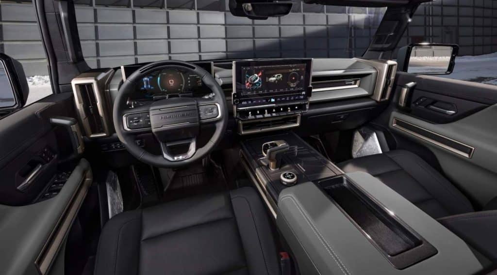 Hummer yeni elektrikli otomobilini tanıttı