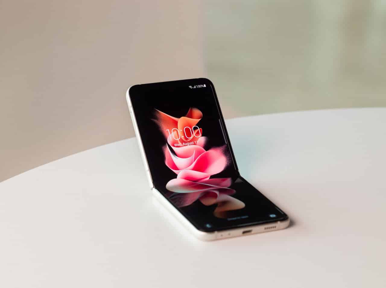 Samsung Galaxy Z Flip 3 duyuruldu, kapak ekranı daha büyük ve işlevsel