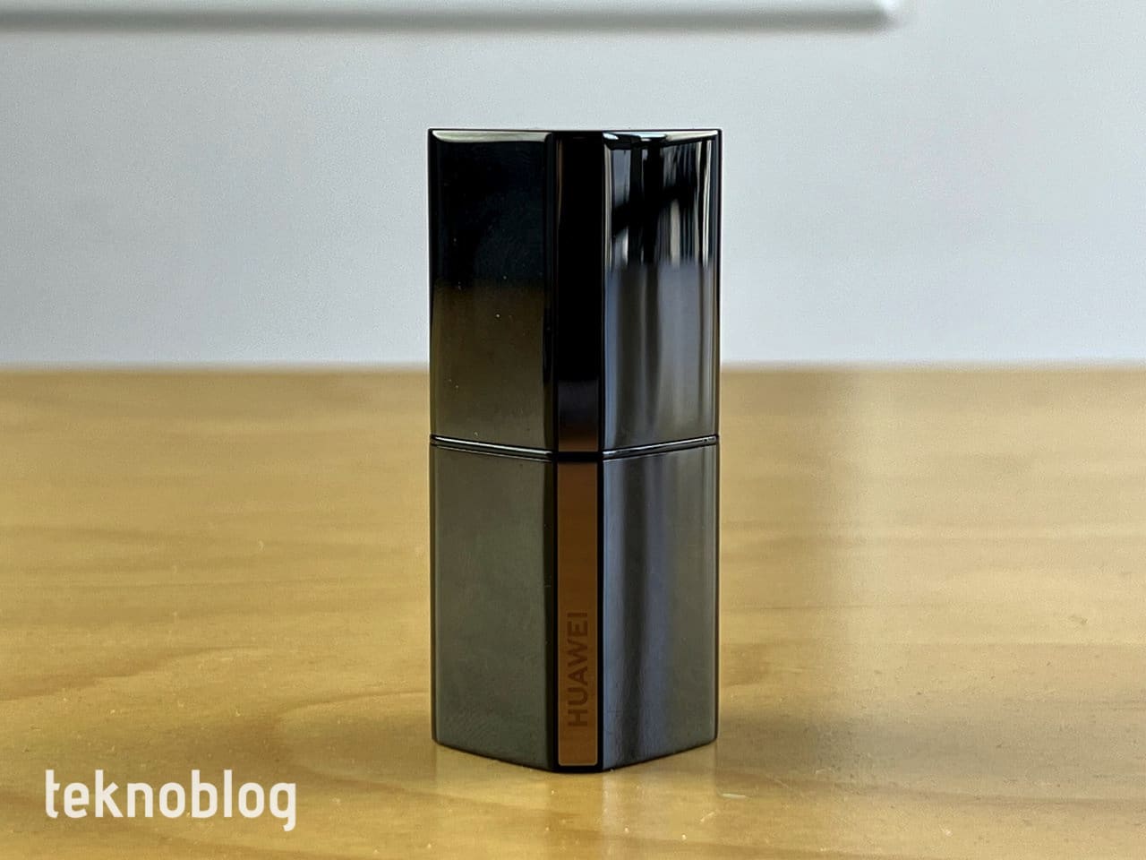 Huawei FreeBuds Lipstick hızlı inceleme: Hem göze hem de kulağa hitap ediyor