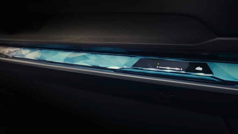 BMW yeni elektrikli otomobili i7'nin görsellerini paylaştı