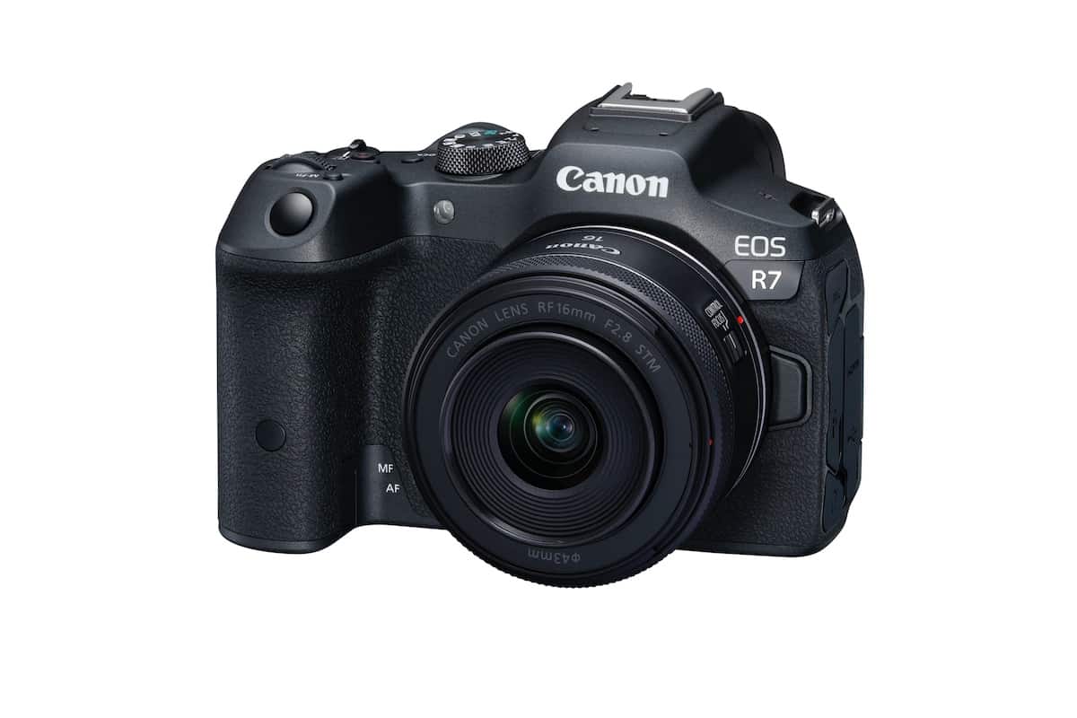Canon EOS R7 ve R10 fotoğraf makinelerini tanıttı