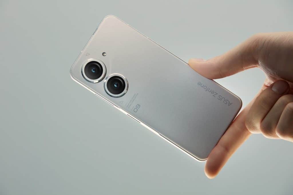 Asus Zenfone 10, Snapdragon 8 Gen 2 işlemciyle geliyor! Teknoloji tutkunlarını heyecanlandıran yeni nesil akıllı telefon 2 Asus Zenfone 10, Snapdragon 8 Gen 2 işlemciyle geliyor! Teknoloji tutkunlarını heyecanlandıran yeni nesil akıllı telefon 1