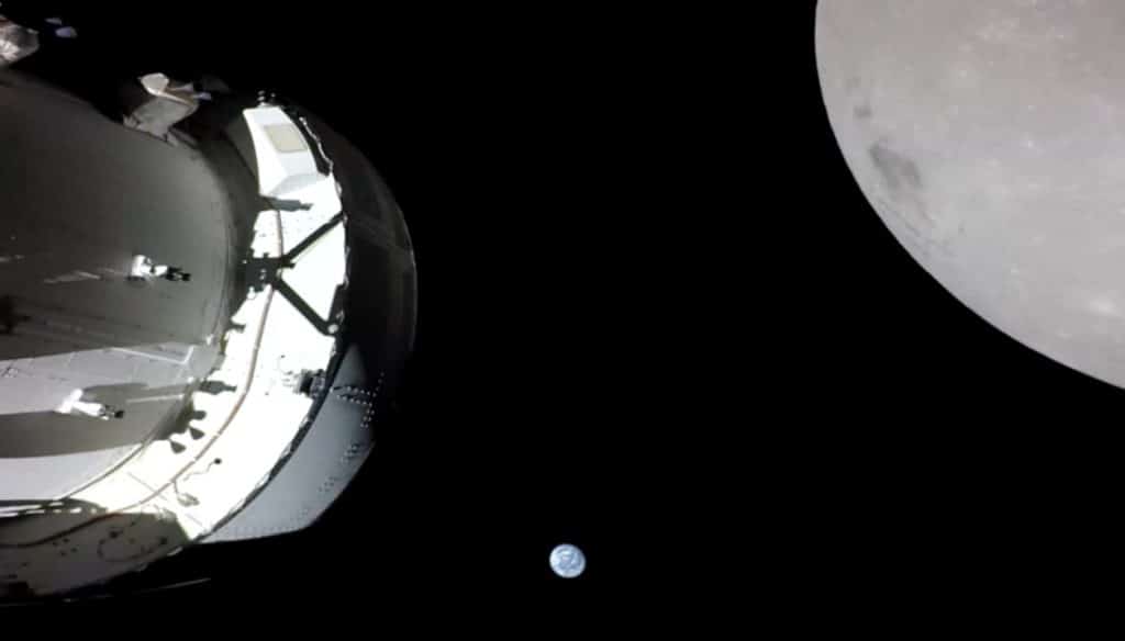 NASA'nın Orion kapsülü Ay'ın etrafını dolaştı, etkileyici Dünya görüntüleri paylaştı