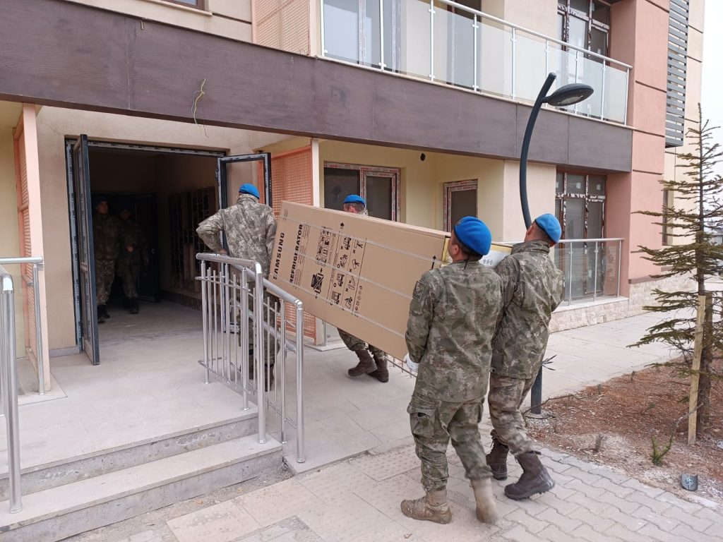 Samsung Türkiye deprem bölgesinde şimdiye kadar yaptığı çalışmalar hakkında bilgi verdi