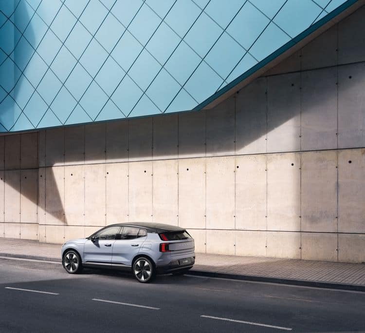 Volvo'dan elektrikli ve kompakt yeni SUV: EX30