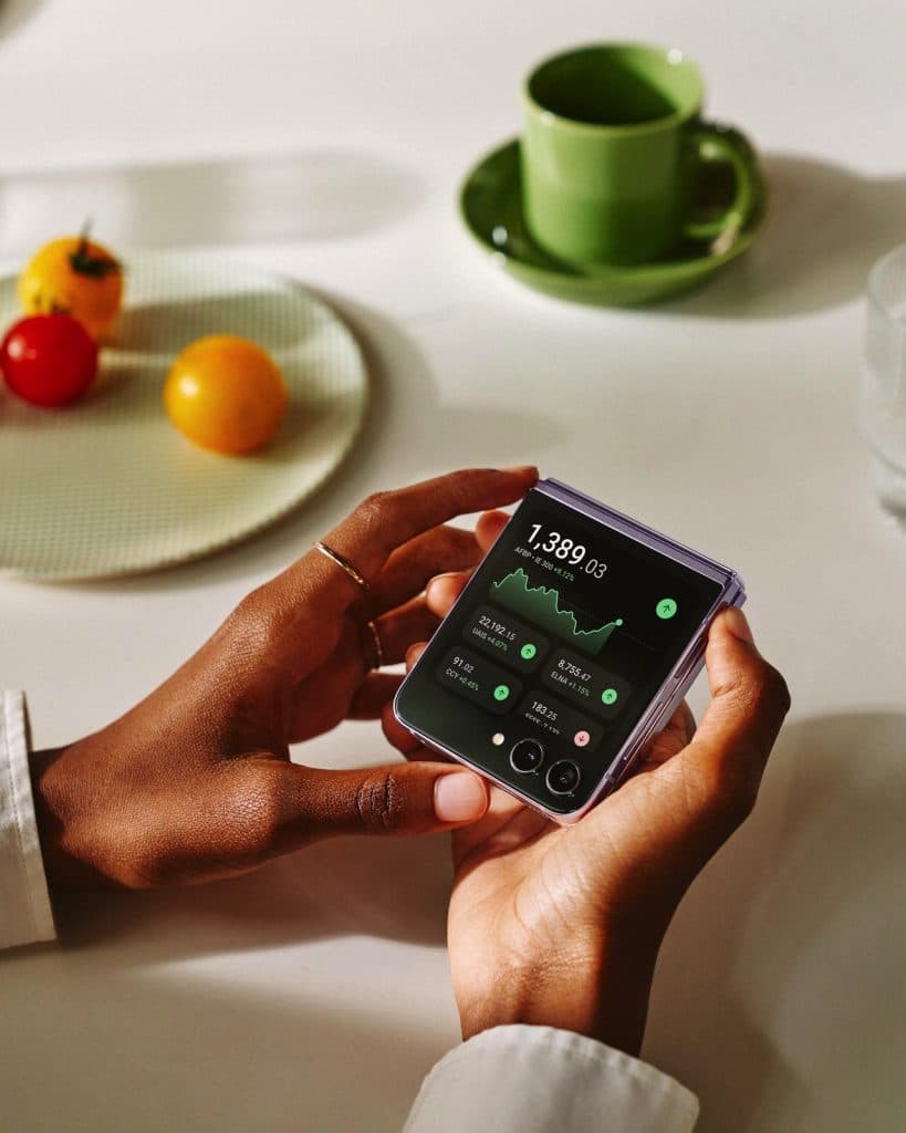 Galaxy Z Flip 5 resmiyet kazandı: Daha büyük ve kullanışlı bir kapak ekranıyla geliyor [Ön İnceleme]