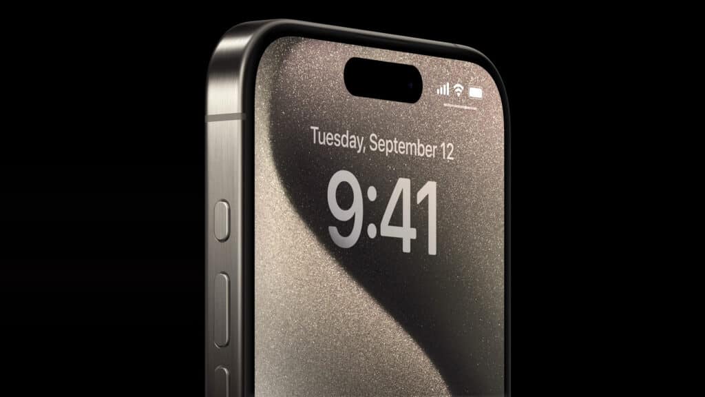 Apple iPhone 15 Pro ve 15 Pro Max titanyum kasanın gücü ve "Action Button" yeniliğiyle geldi