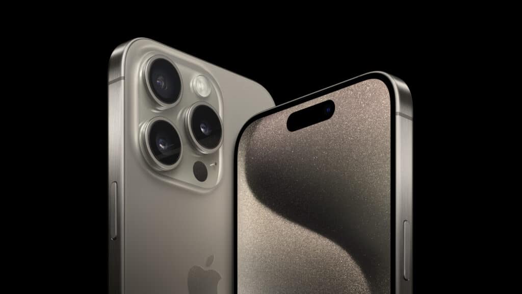 Apple iPhone 15 Pro ve 15 Pro Max titanyum kasanın gücü ve "Action Button" yeniliğiyle geldi
