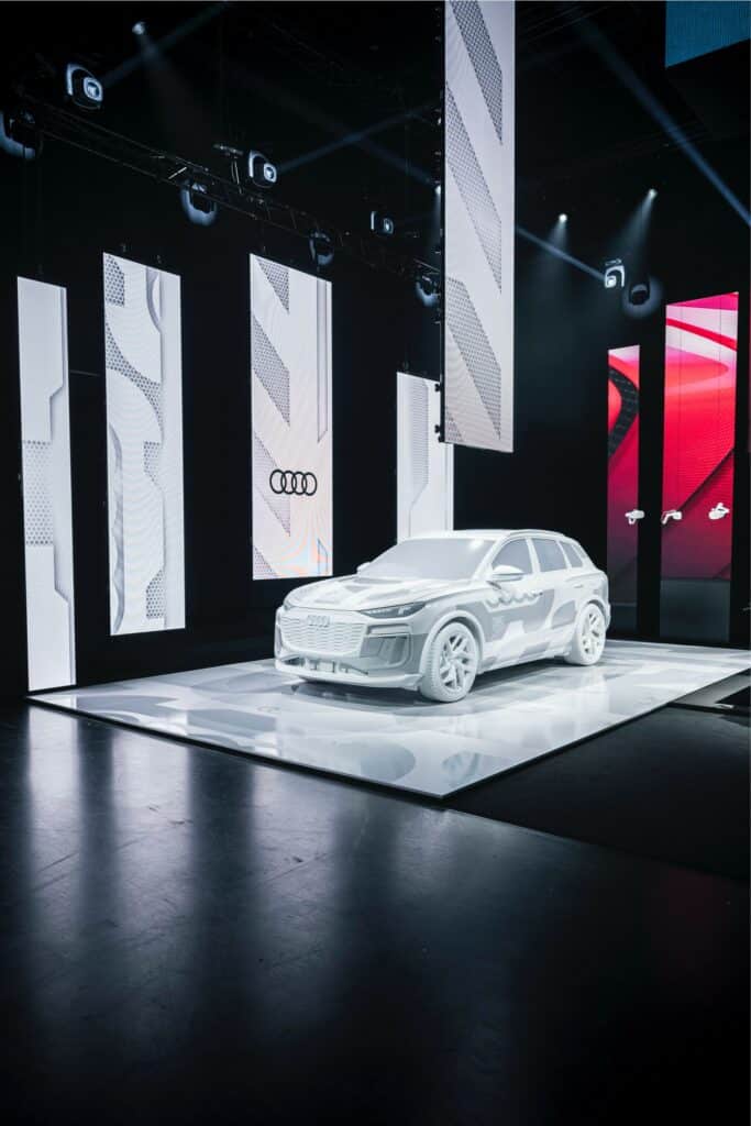 Audi elektrikli otomobil yolculuğunun en yeni üyelerini sergiliyor