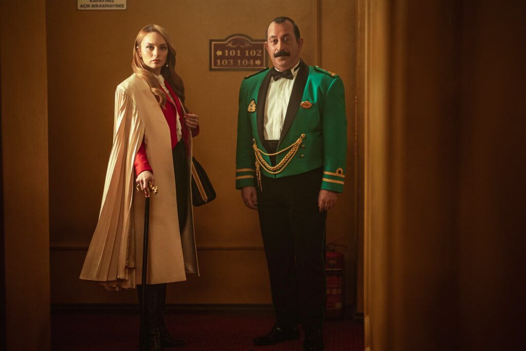 Netflix Cem Yılmaz imzalı Do Not Disturb filminin fragmanını ve ilk görsellerini paylaştı