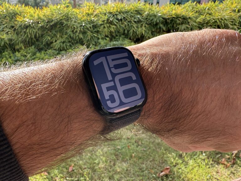 Apple Watch Series 10 42mm modeli 5.000 TL’lik fiyat avantajıyla satışta (Mayıs 2025)